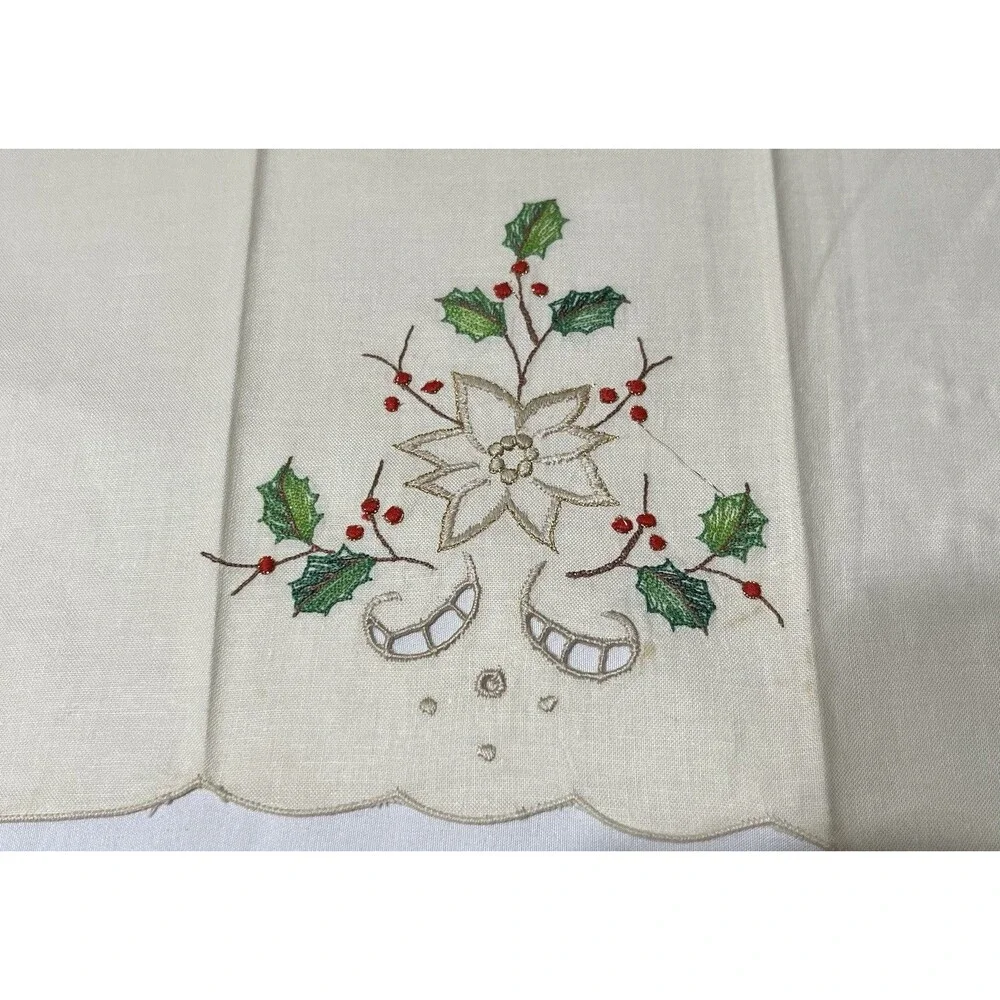 2 Embroidery scallop edge punch out Christmas poinsettia napkins Shimmer LN